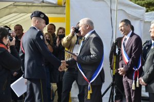 remise_de_la_fourragere_57.jpg - JPEG - 73 ko - 960×636 px